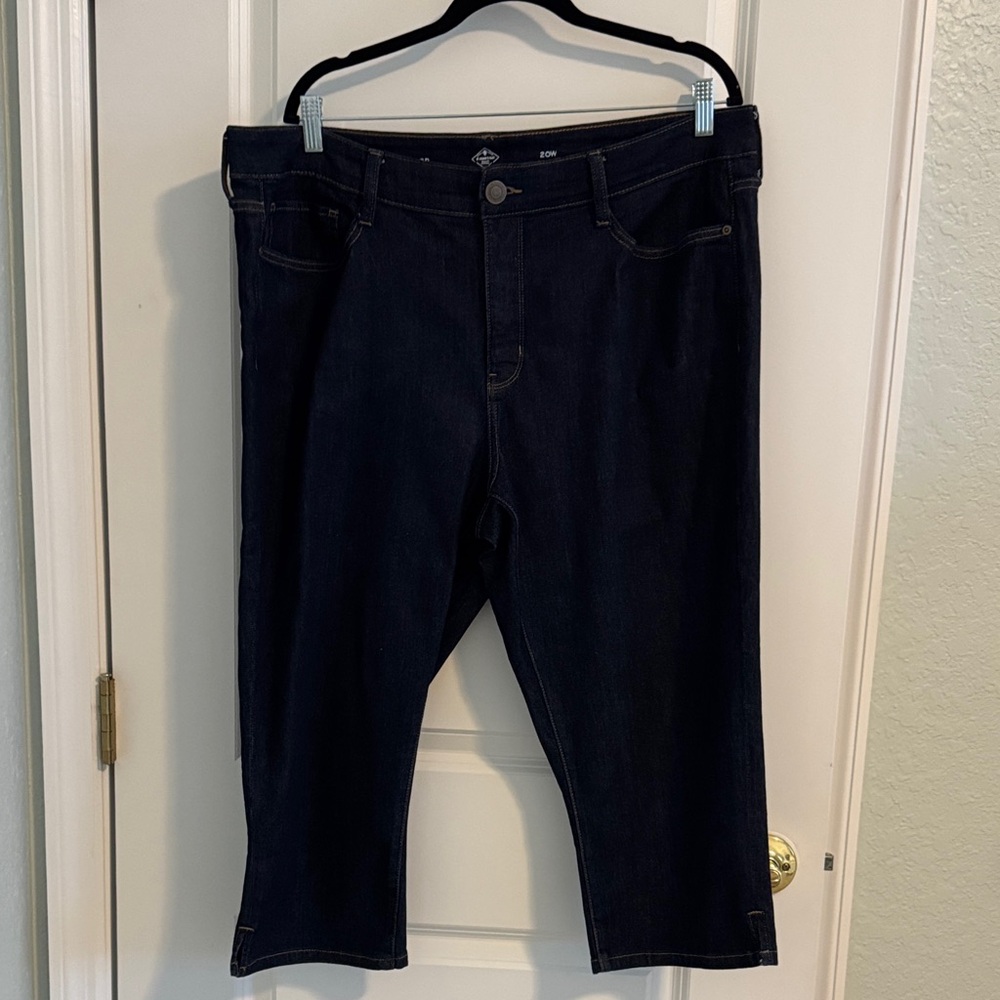 St. John's Bay Navy Denim Capri Jeans